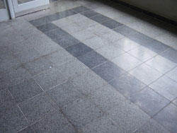 Terrazzo Platten vor der Sanierung